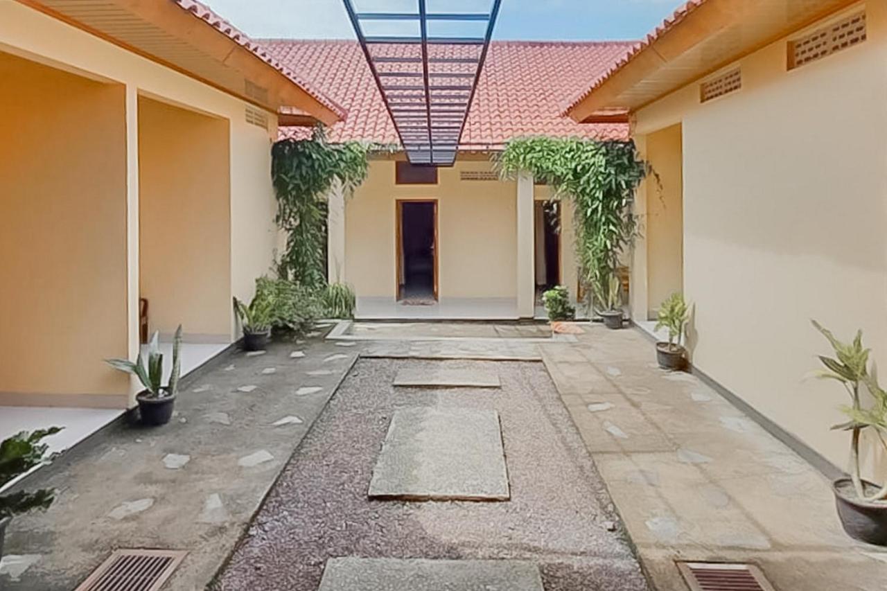 Reddoorz Syariah Near Tugu Lampu Gentur Cianjur Hotel Exterior foto