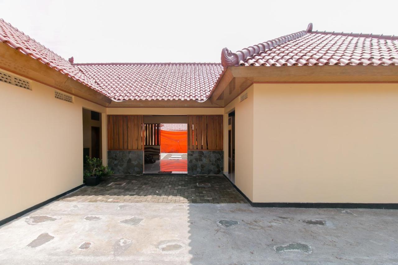 Reddoorz Syariah Near Tugu Lampu Gentur Cianjur Hotel Exterior foto